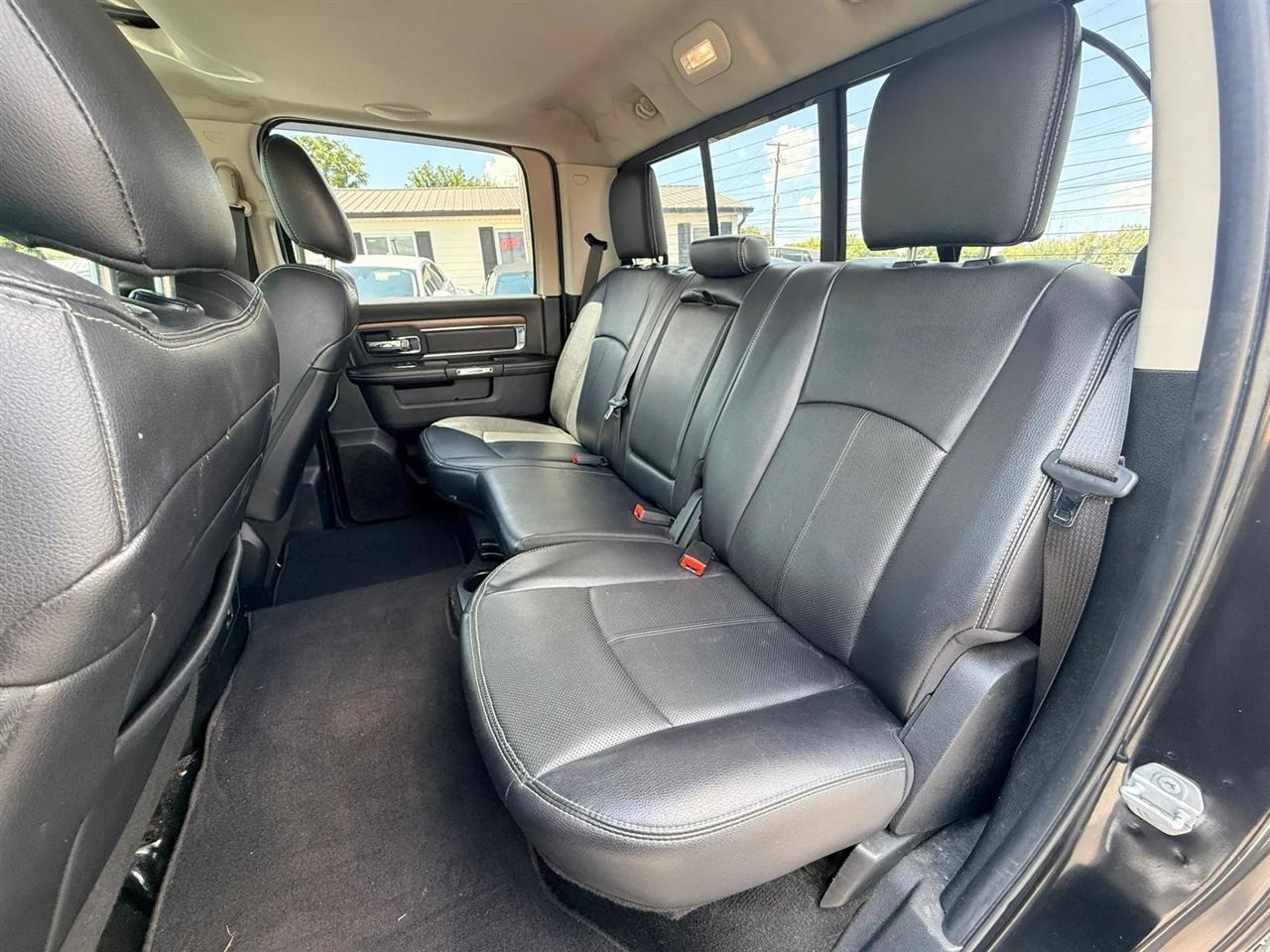 RAM 1500 Laramie Crew Cab SWB 4WD 2018