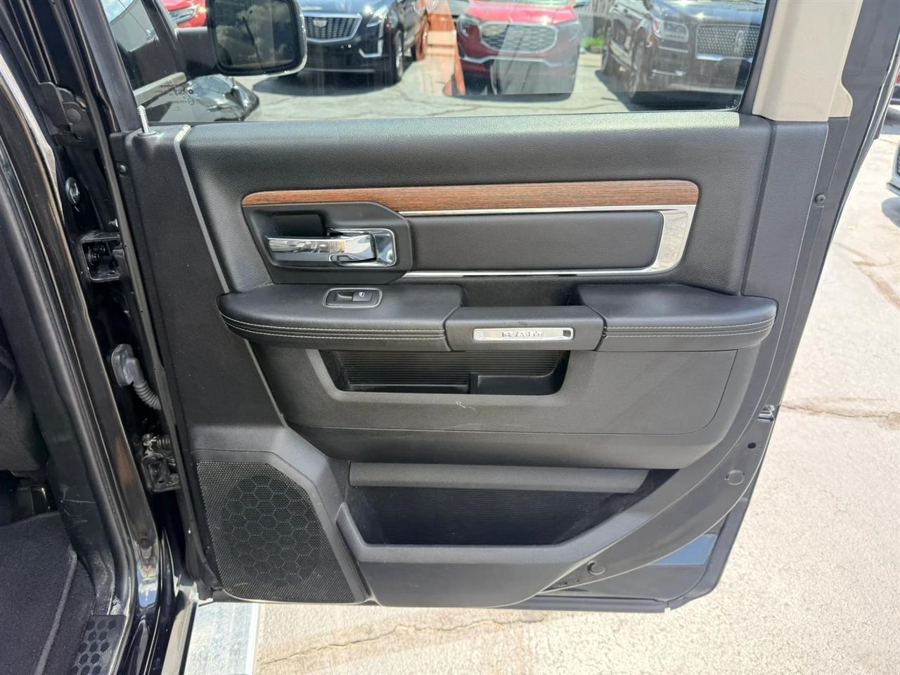 RAM 1500 Laramie Crew Cab SWB 4WD 2018