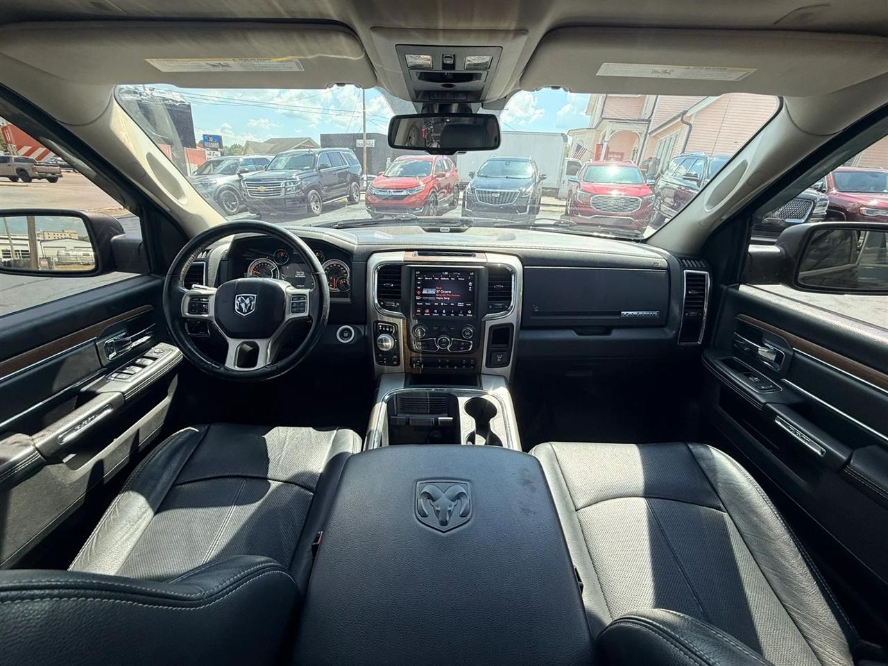 RAM 1500 Laramie Crew Cab SWB 4WD 2018