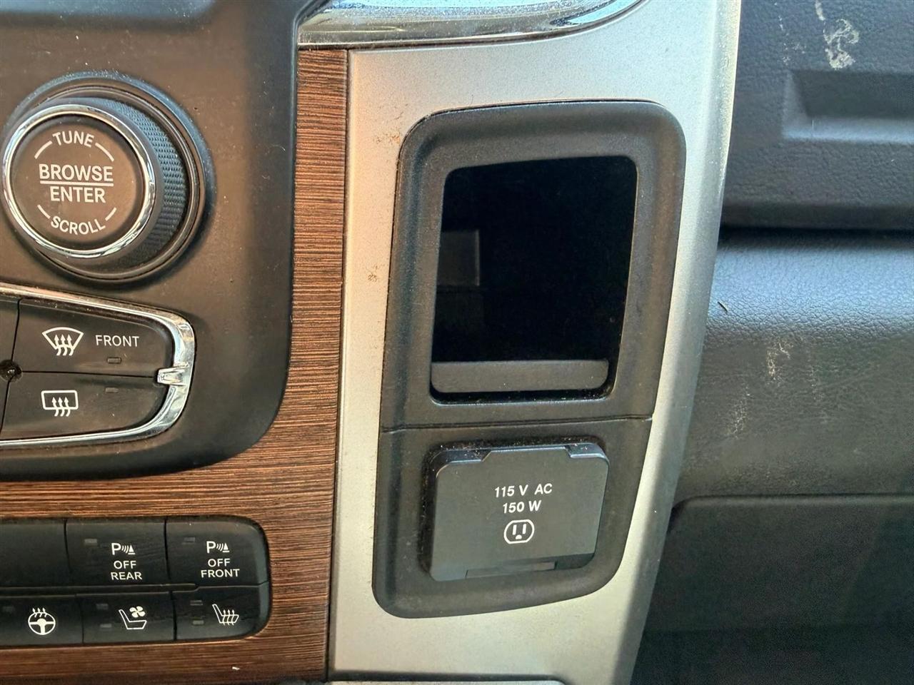 RAM 1500 Laramie Crew Cab SWB 4WD 2018
