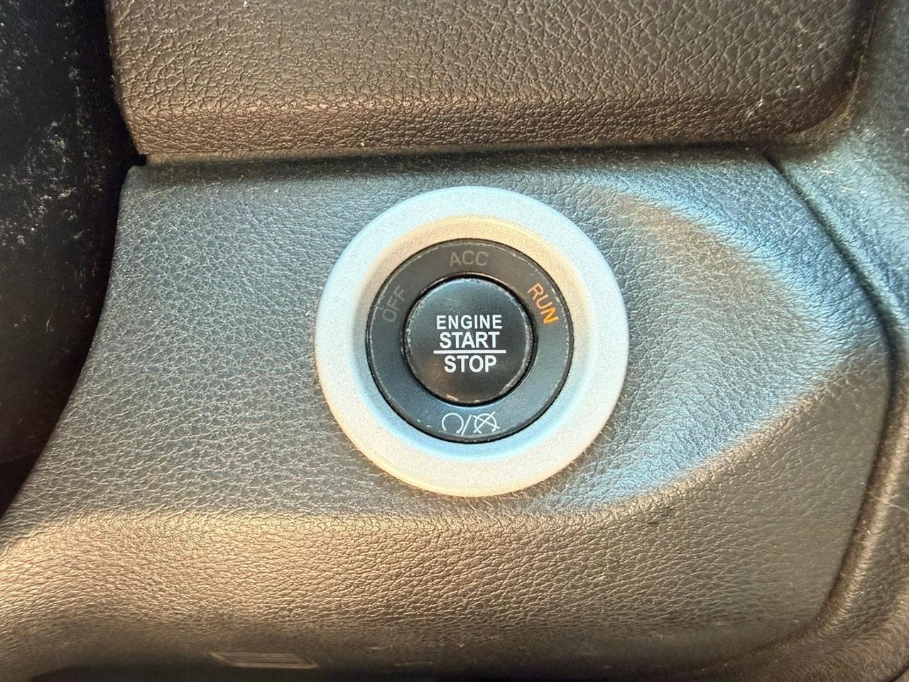 RAM 1500 Laramie Crew Cab SWB 4WD 2018