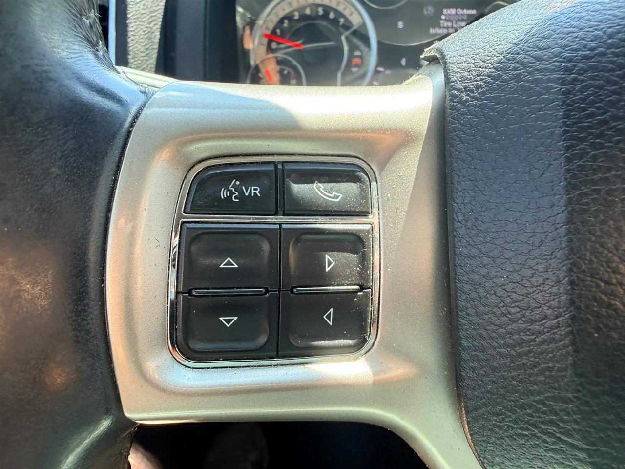 RAM 1500 Laramie Crew Cab SWB 4WD 2018
