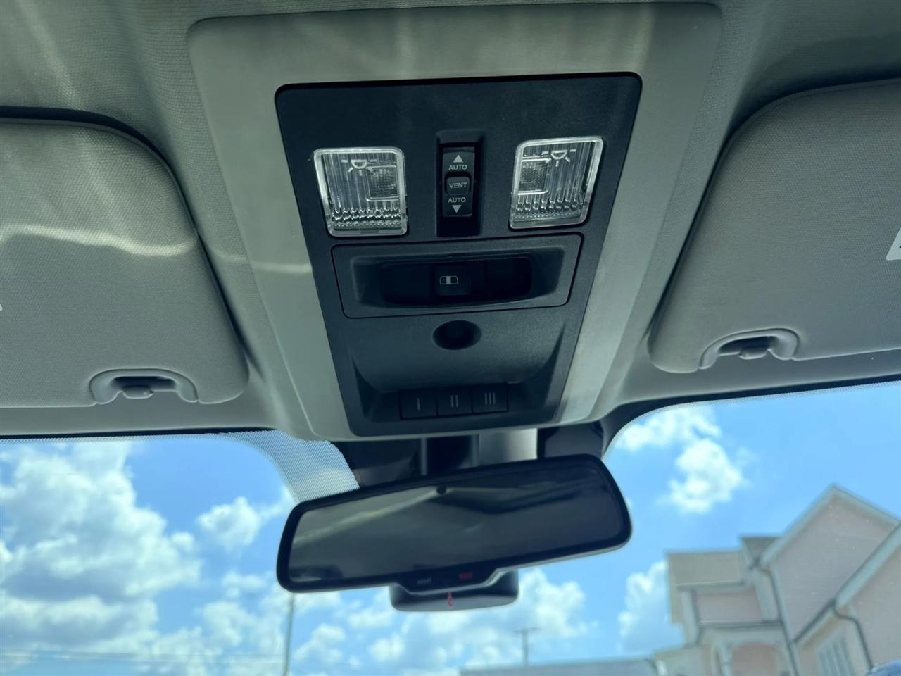 RAM 1500 Laramie Crew Cab SWB 4WD 2018