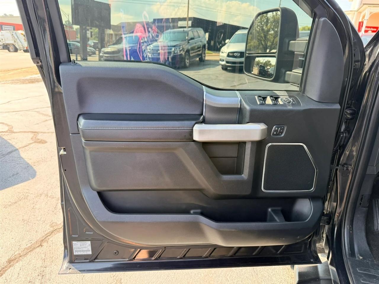 Ford F-150 Lariat SuperCrew 5.5-ft. Bed 4WD 2015