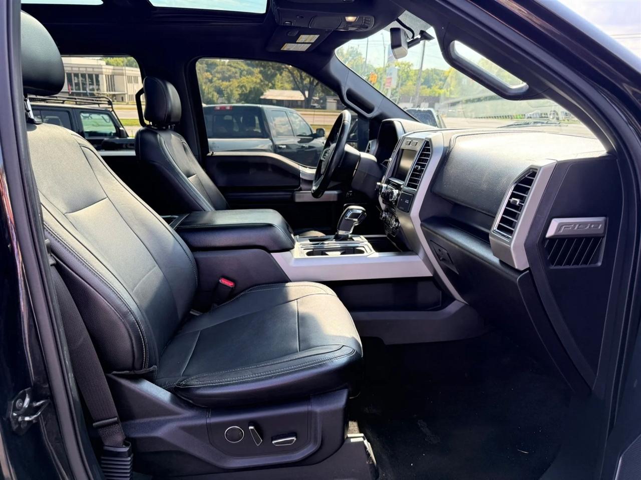 Ford F-150 Lariat SuperCrew 5.5-ft. Bed 4WD 2015