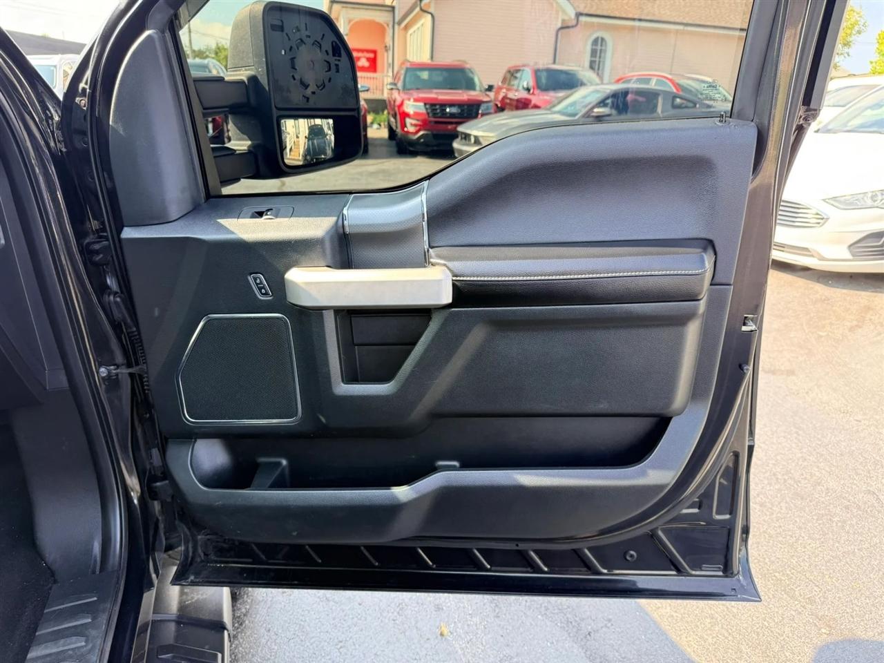 Ford F-150 Lariat SuperCrew 5.5-ft. Bed 4WD 2015