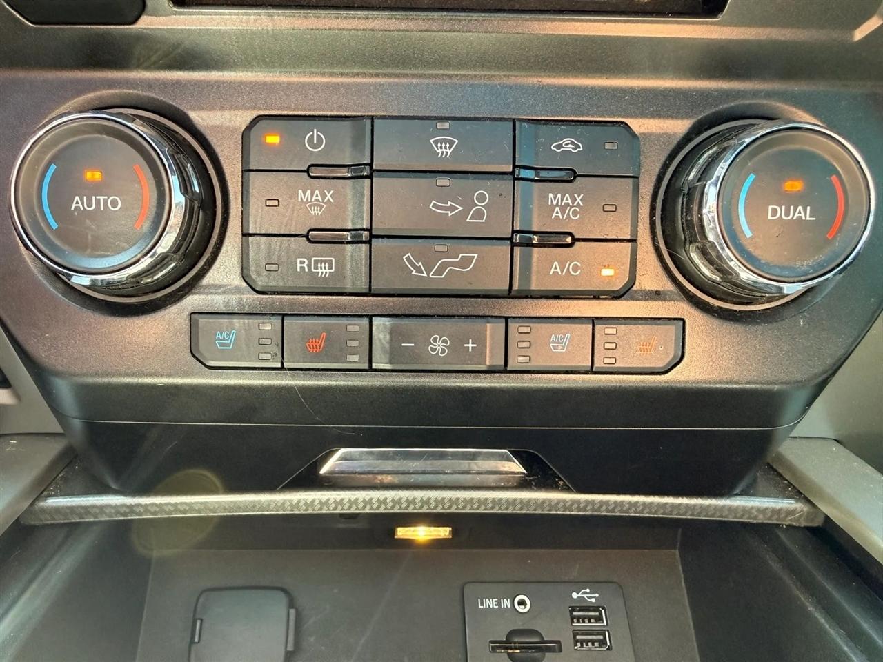 Ford F-150 Lariat SuperCrew 5.5-ft. Bed 4WD 2015