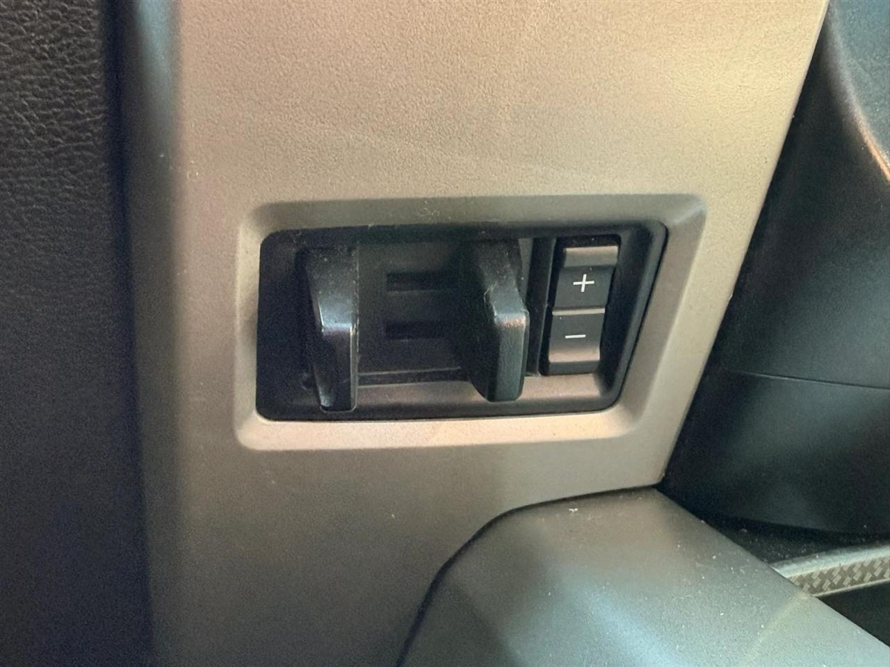 Ford F-150 Lariat SuperCrew 5.5-ft. Bed 4WD 2015