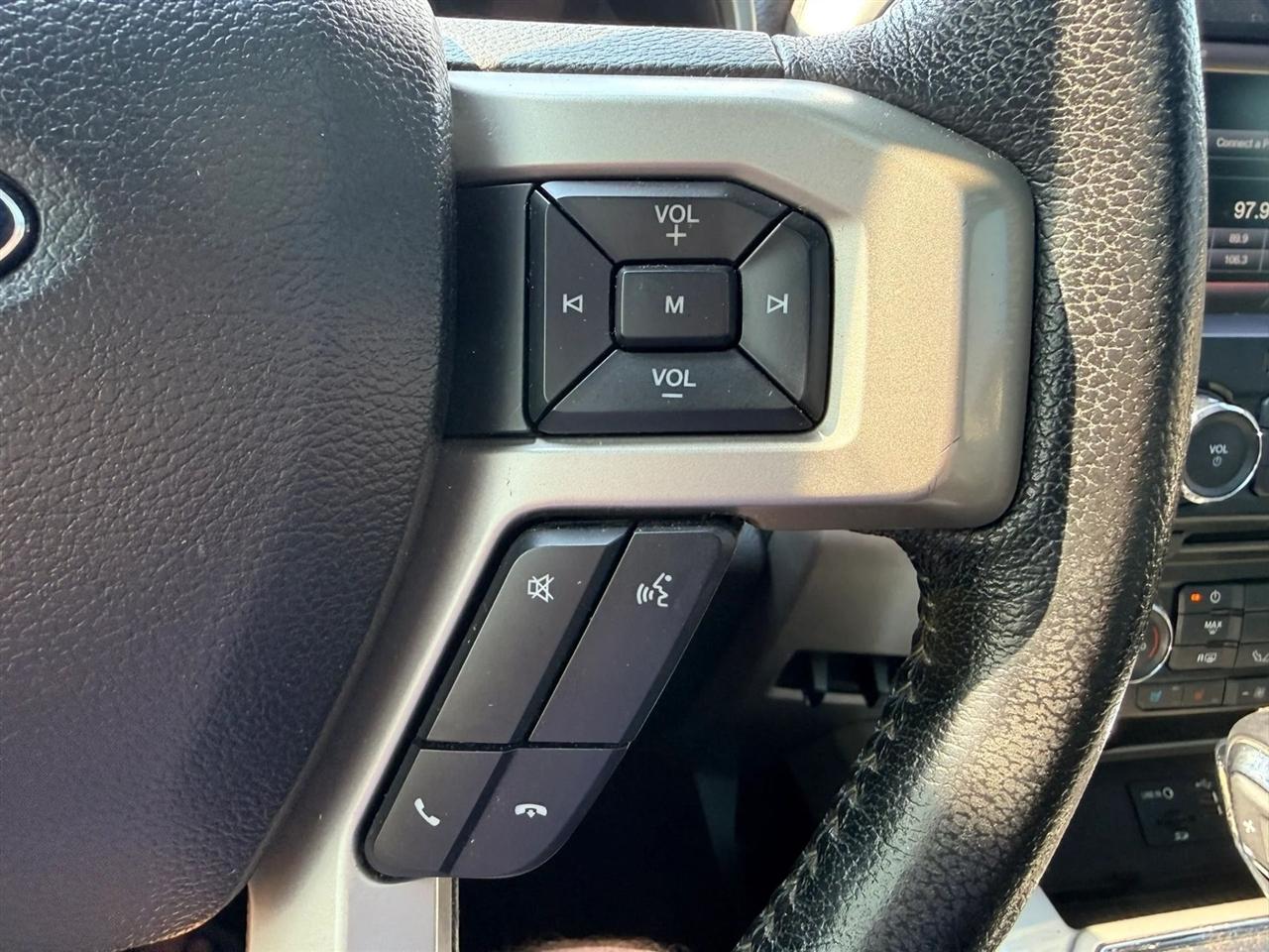 Ford F-150 Lariat SuperCrew 5.5-ft. Bed 4WD 2015
