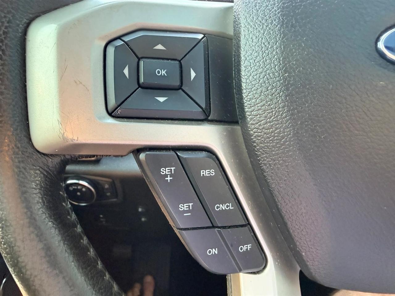 Ford F-150 Lariat SuperCrew 5.5-ft. Bed 4WD 2015