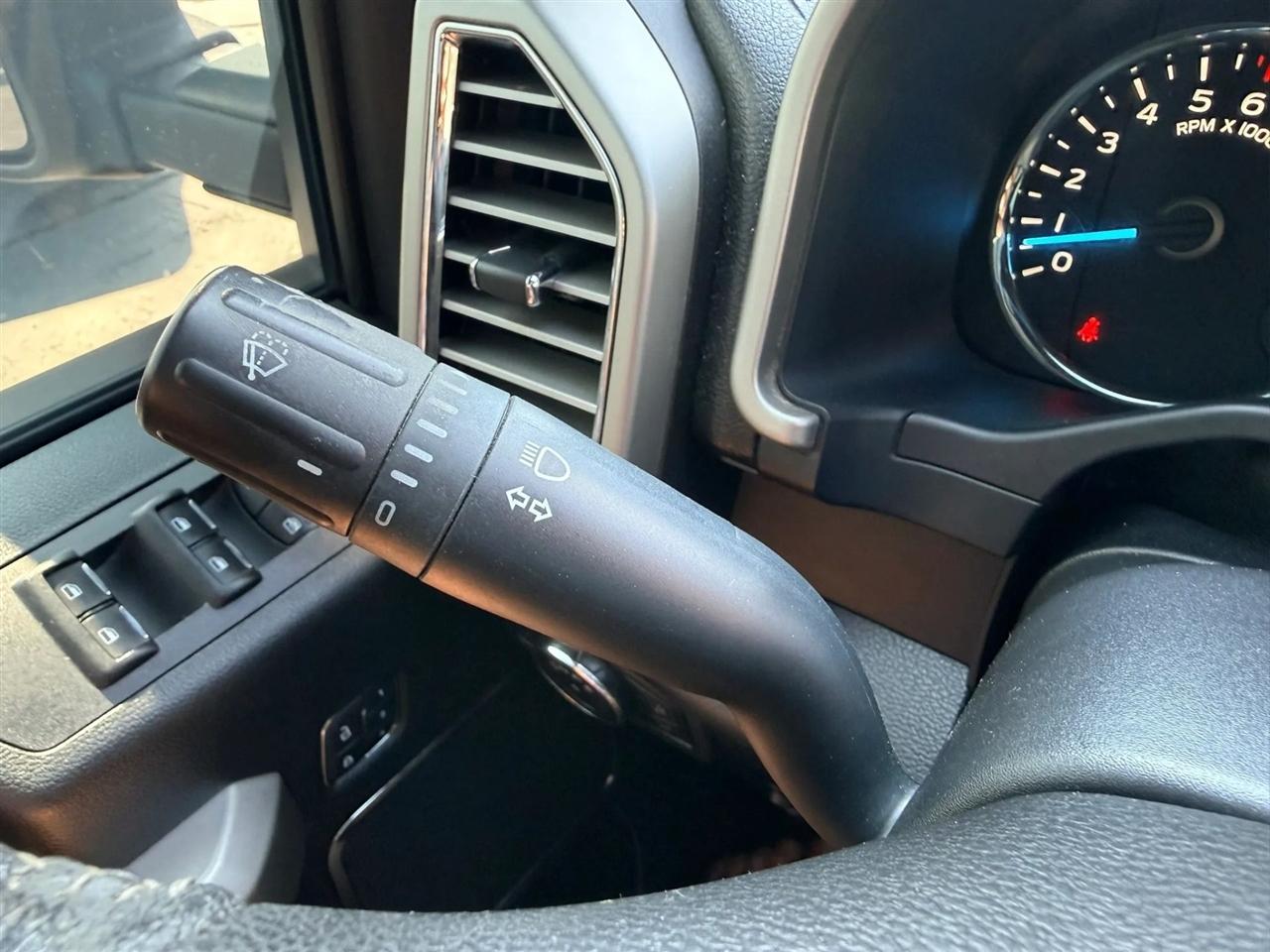 Ford F-150 Lariat SuperCrew 5.5-ft. Bed 4WD 2015