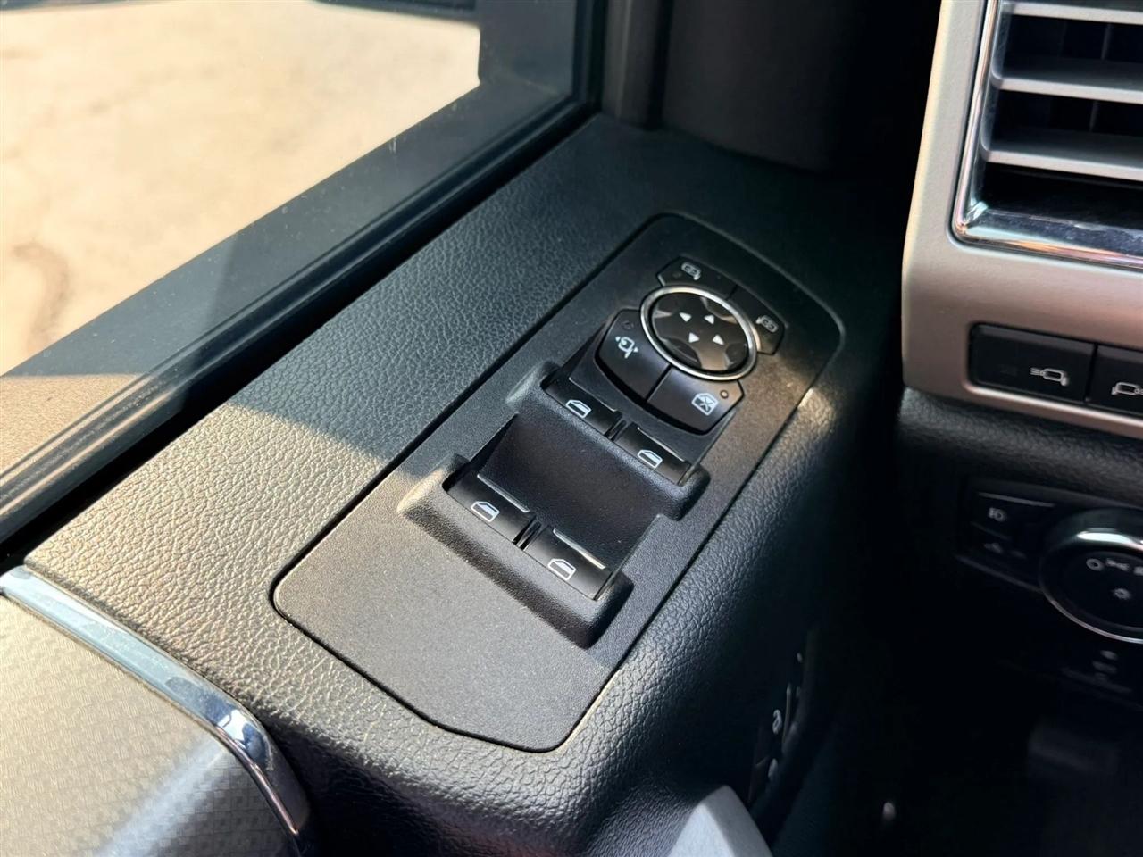 Ford F-150 Lariat SuperCrew 5.5-ft. Bed 4WD 2015