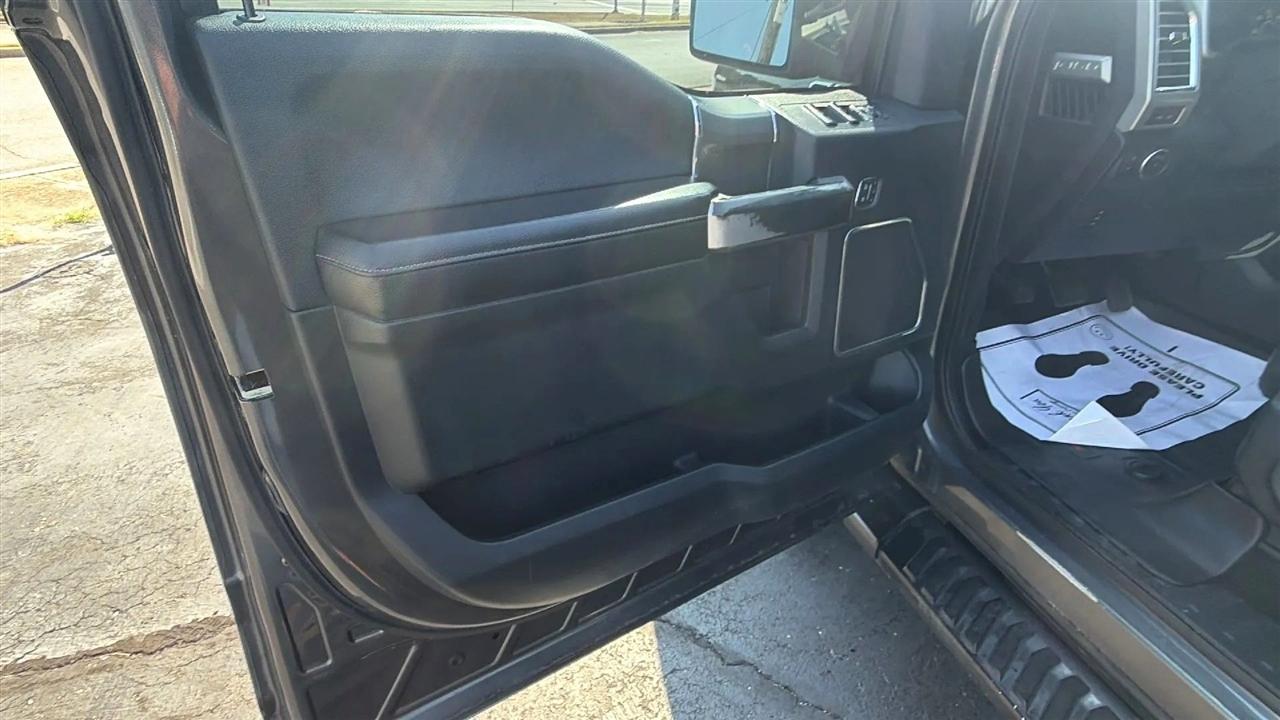 Ford F-150 Lariat SuperCrew 5.5-ft. Bed 4WD 2015