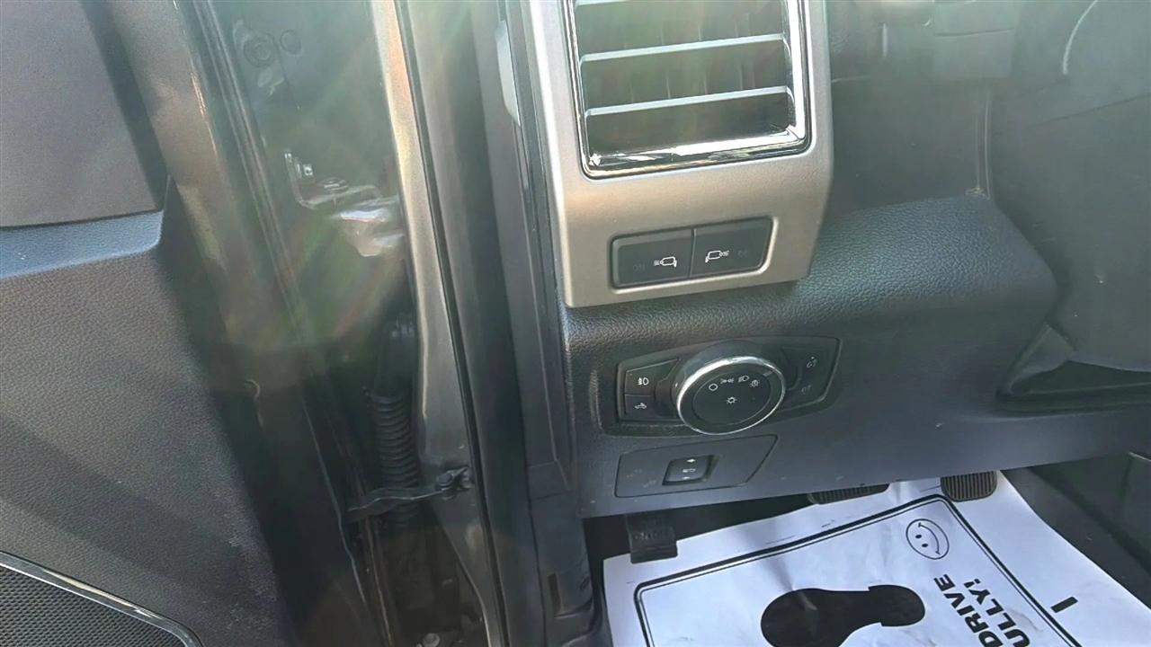 Ford F-150 Lariat SuperCrew 5.5-ft. Bed 4WD 2015