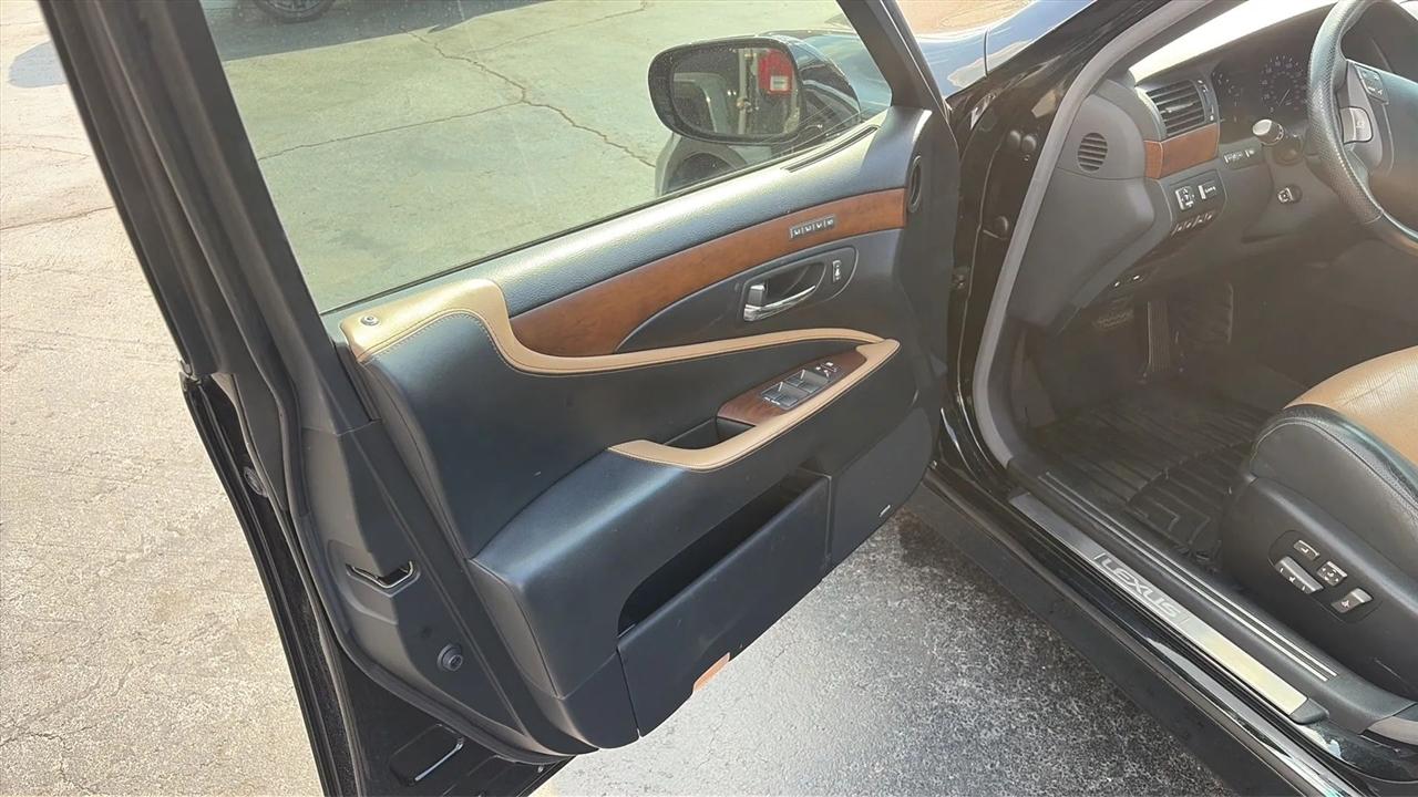 Lexus LS 460 Luxury Sedan 2012
