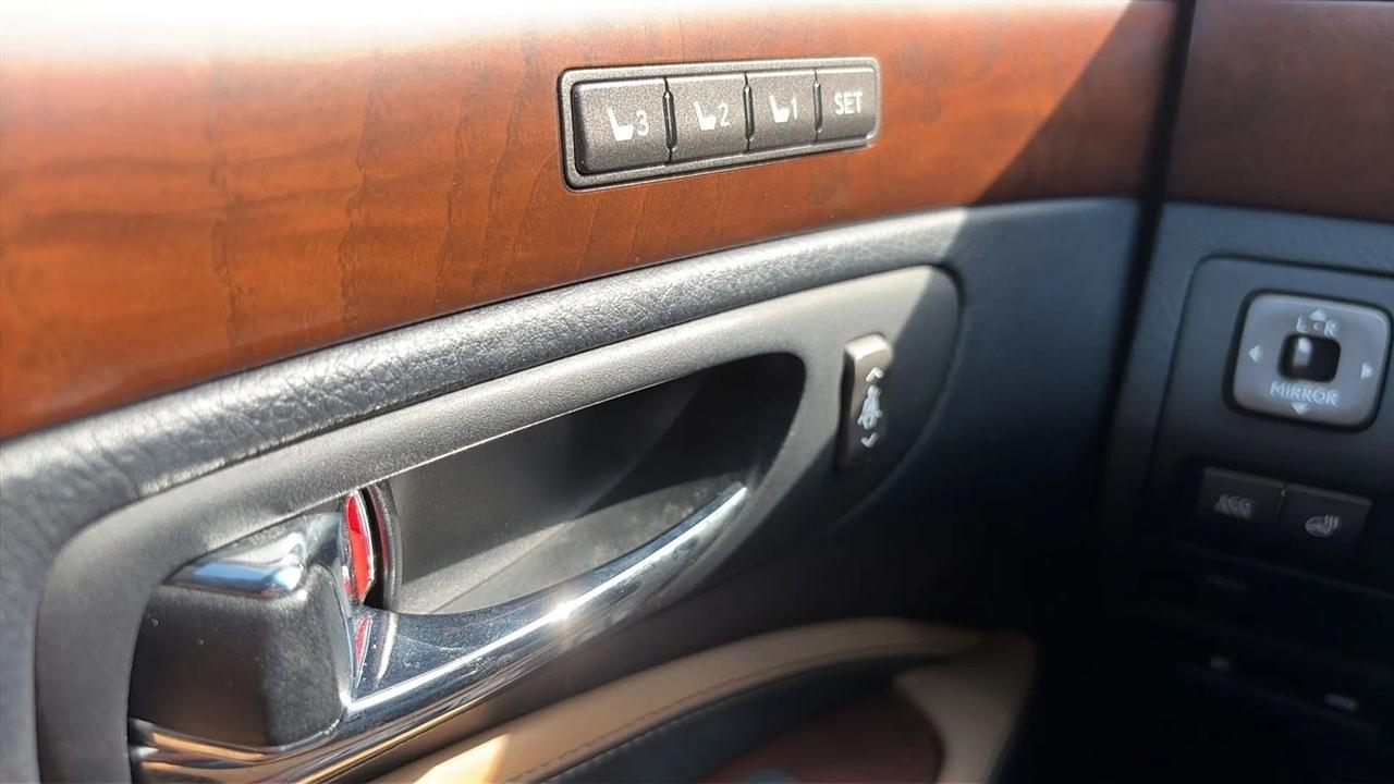 Lexus LS 460 Luxury Sedan 2012