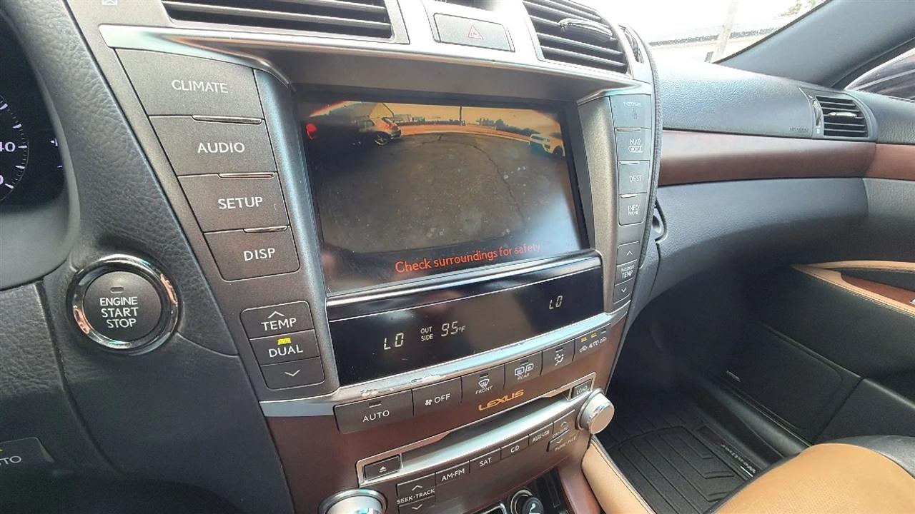 Lexus LS 460 Luxury Sedan 2012