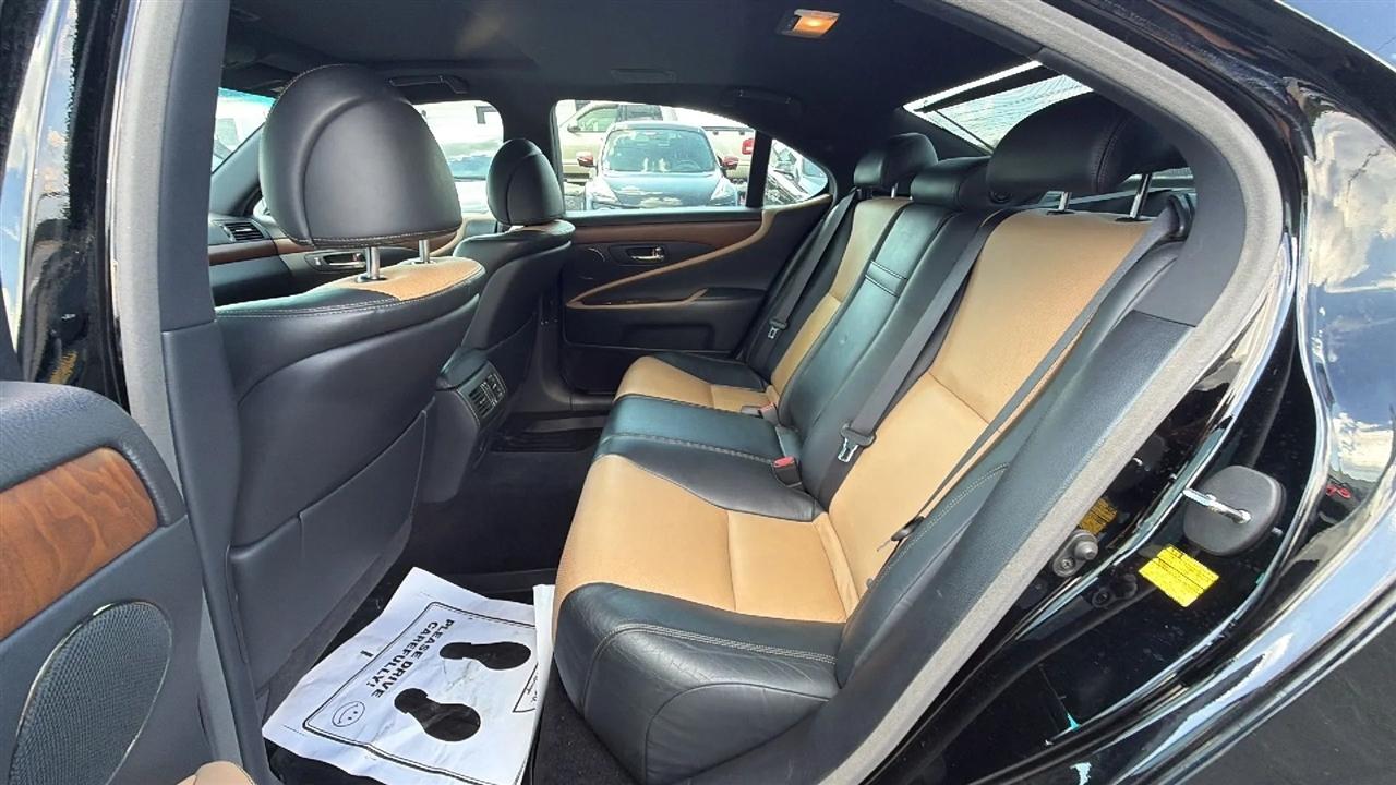 Lexus LS 460 Luxury Sedan 2012
