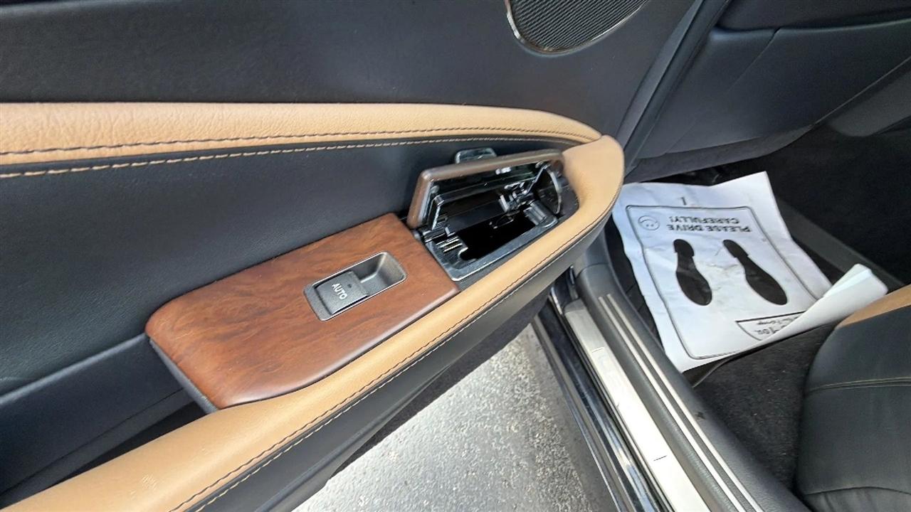 Lexus LS 460 Luxury Sedan 2012