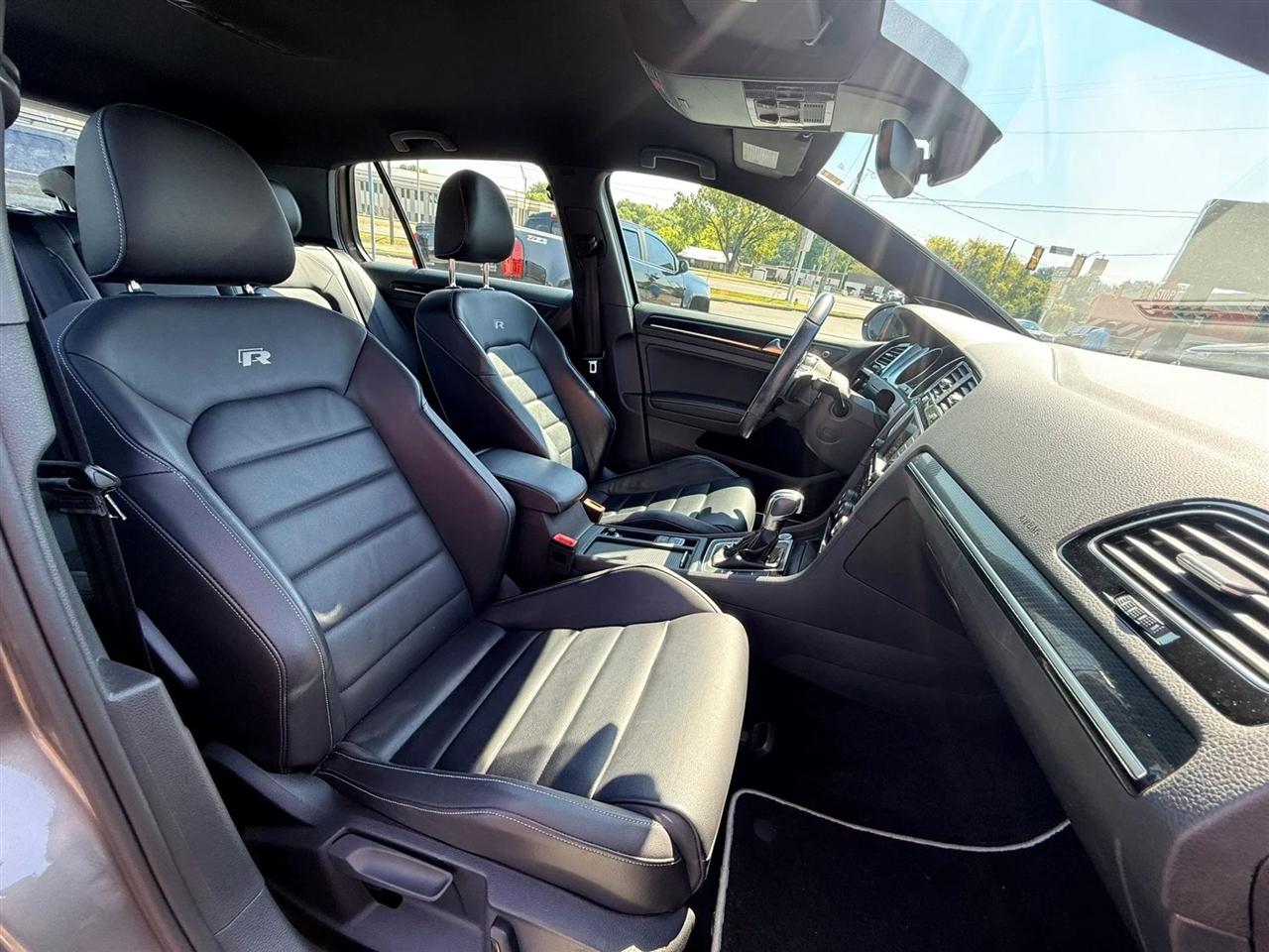 Volkswagen Golf R DCS and Navigation 6A 2017