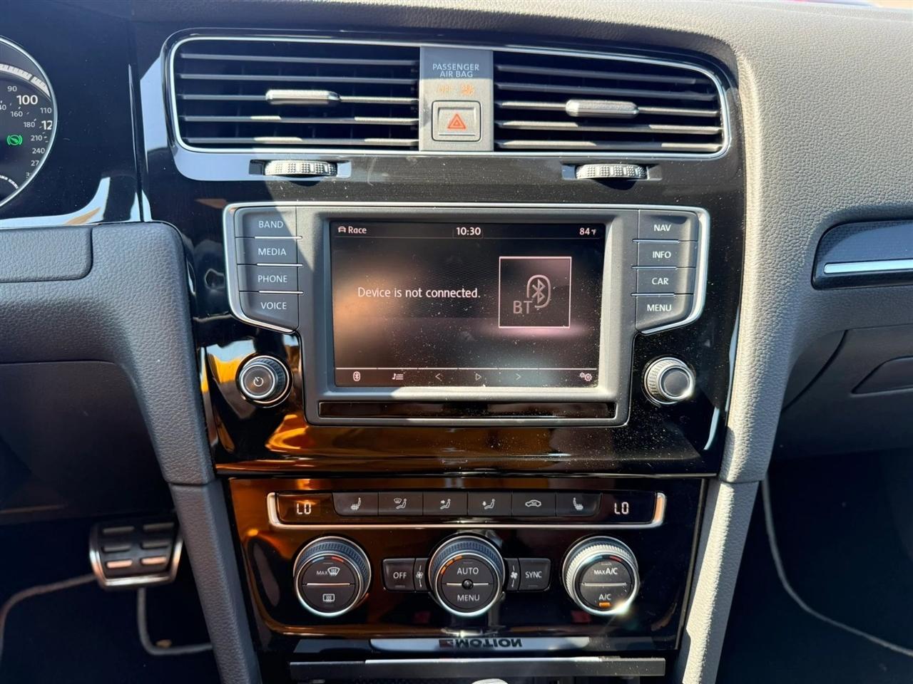 Volkswagen Golf R DCS and Navigation 6A 2017