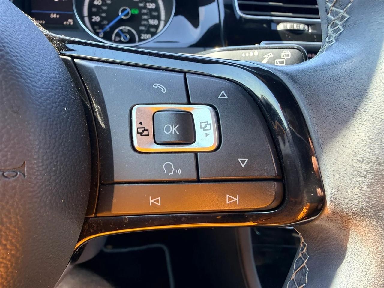 Volkswagen Golf R DCS and Navigation 6A 2017
