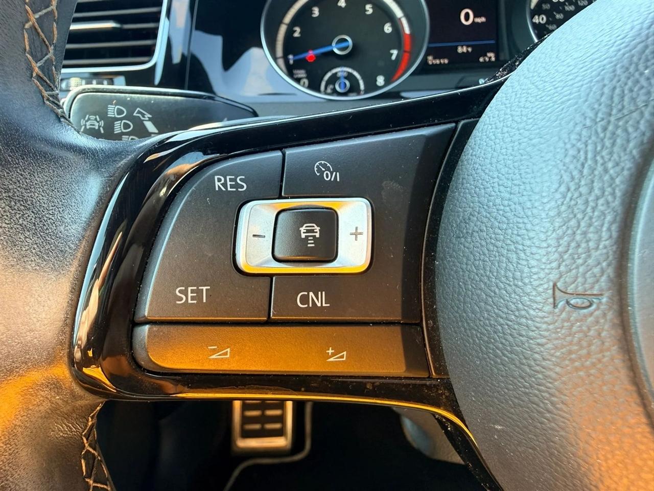 Volkswagen Golf R DCS and Navigation 6A 2017