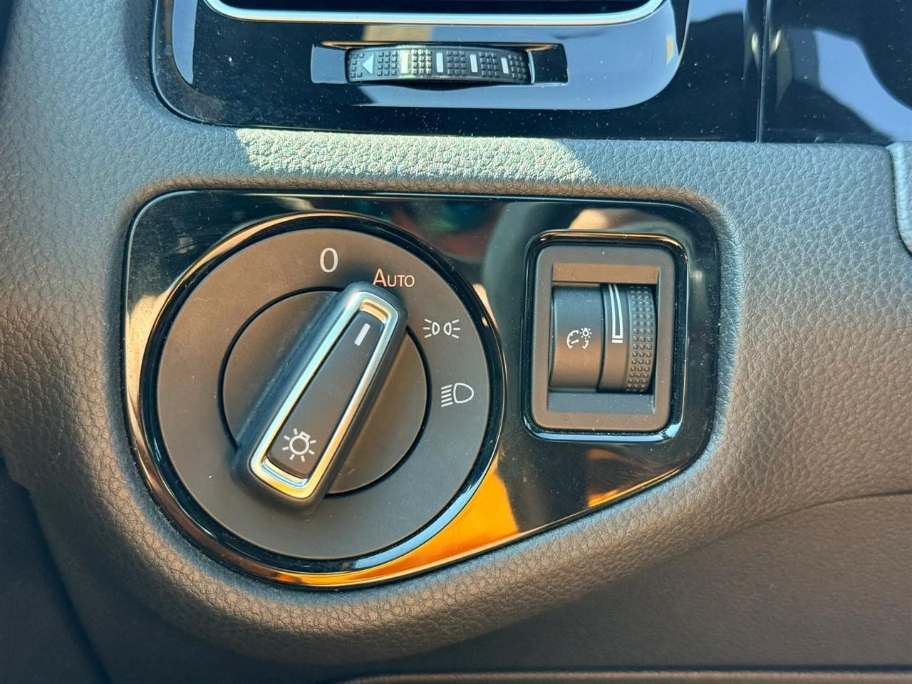 Volkswagen Golf R DCS and Navigation 6A 2017