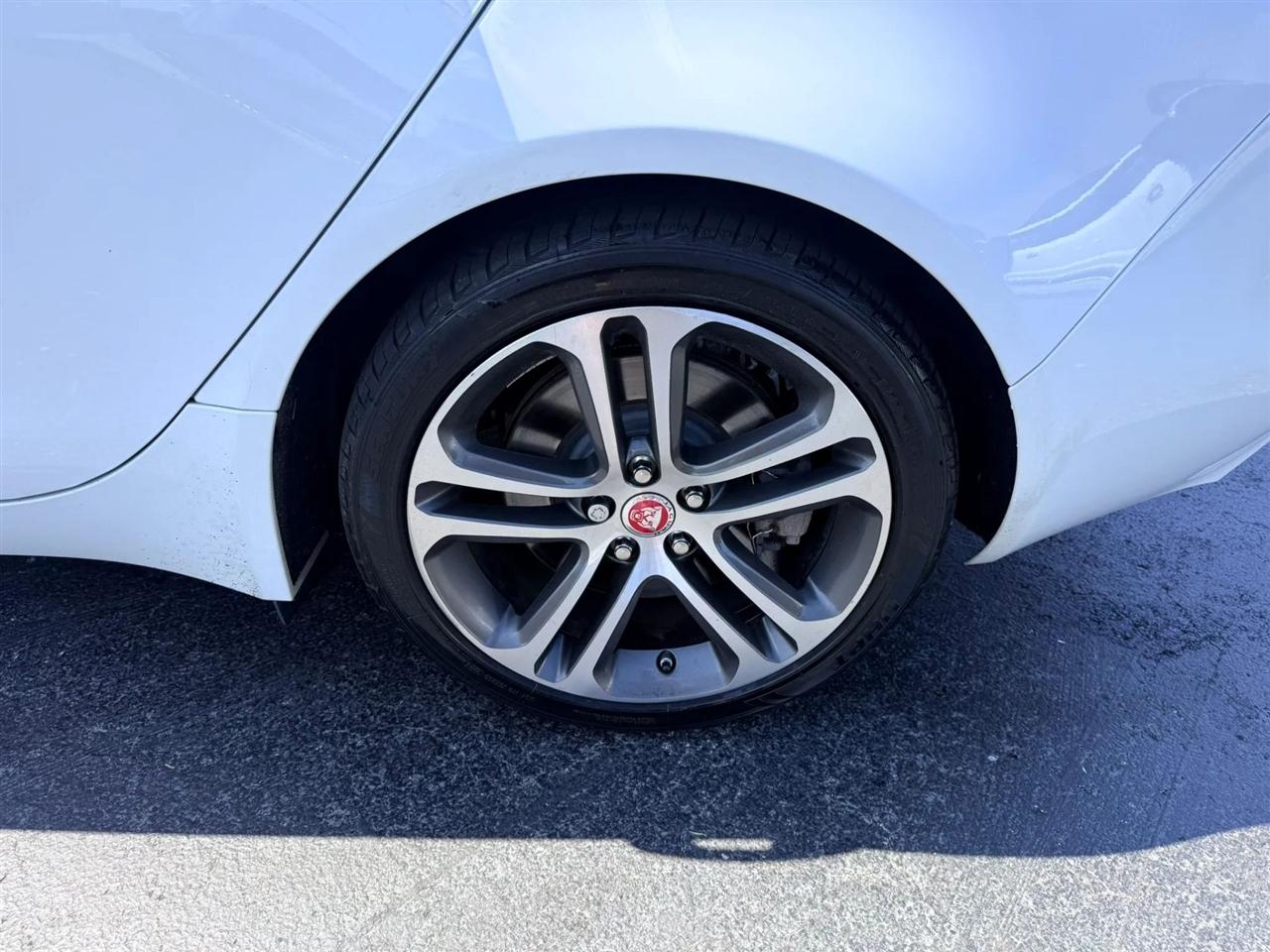 Jaguar XE 35t Premium AWD 2017