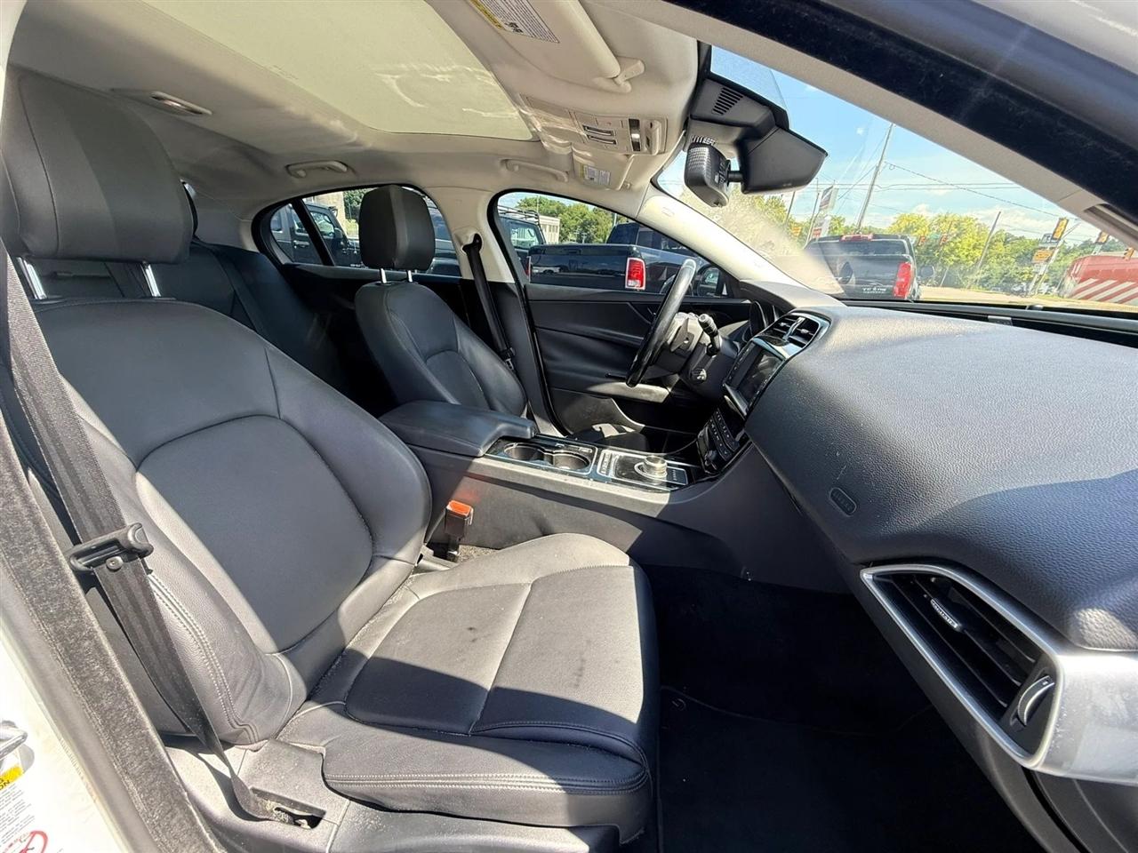 Jaguar XE 35t Premium AWD 2017