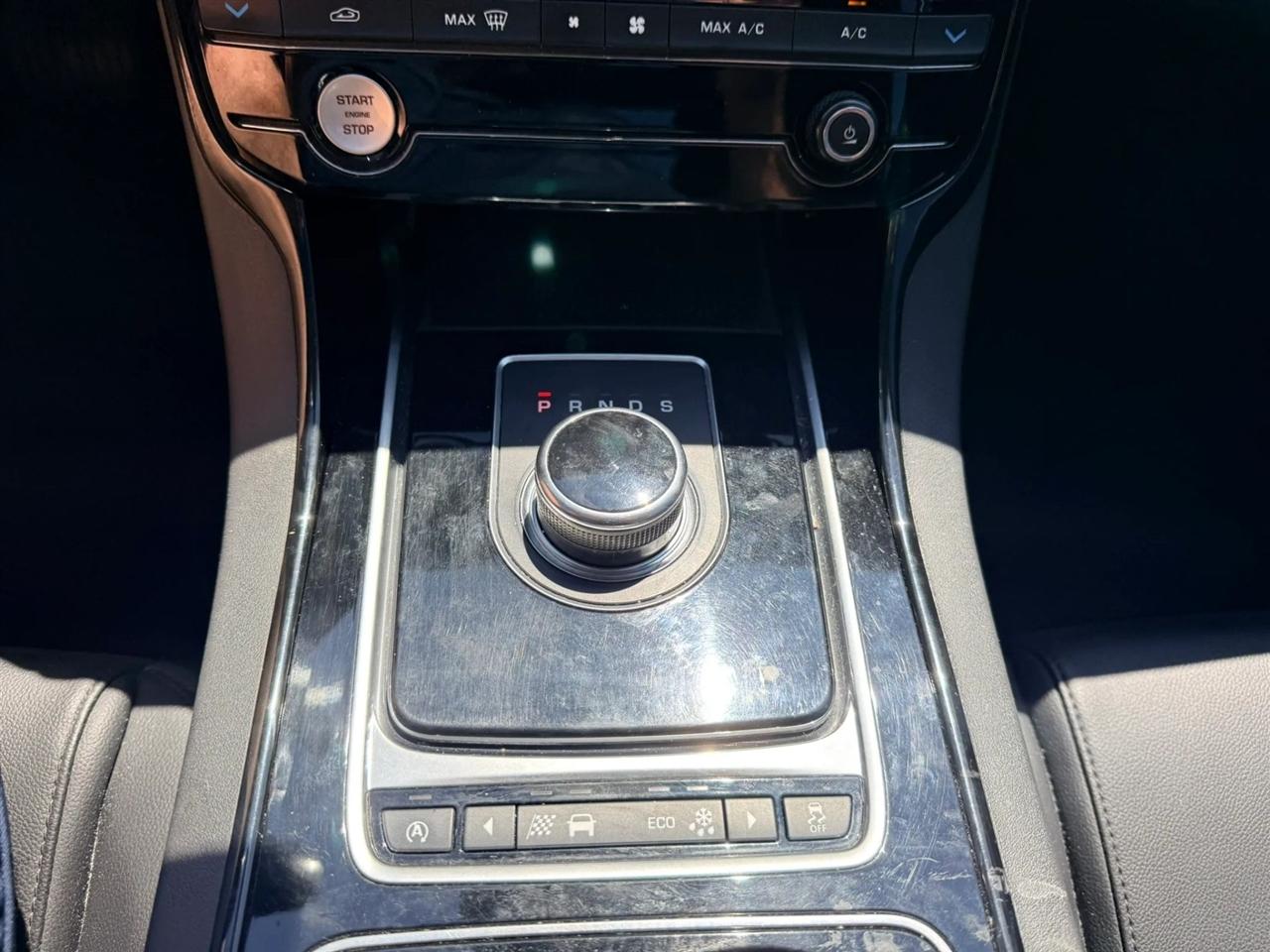 Jaguar XE 35t Premium AWD 2017
