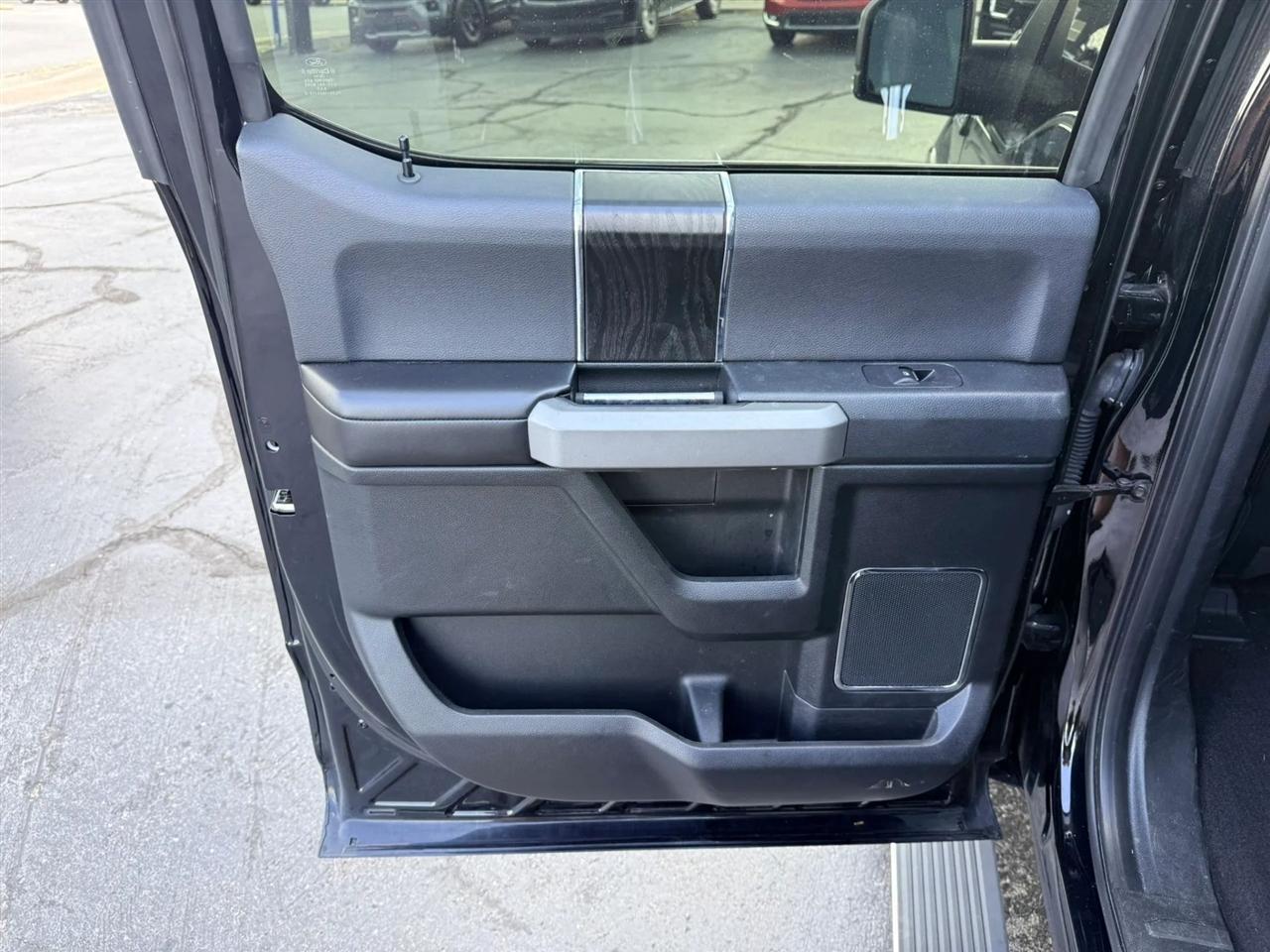 Ford F-150 Platinum SuperCrew 5.5-ft. Bed 4WD 2018