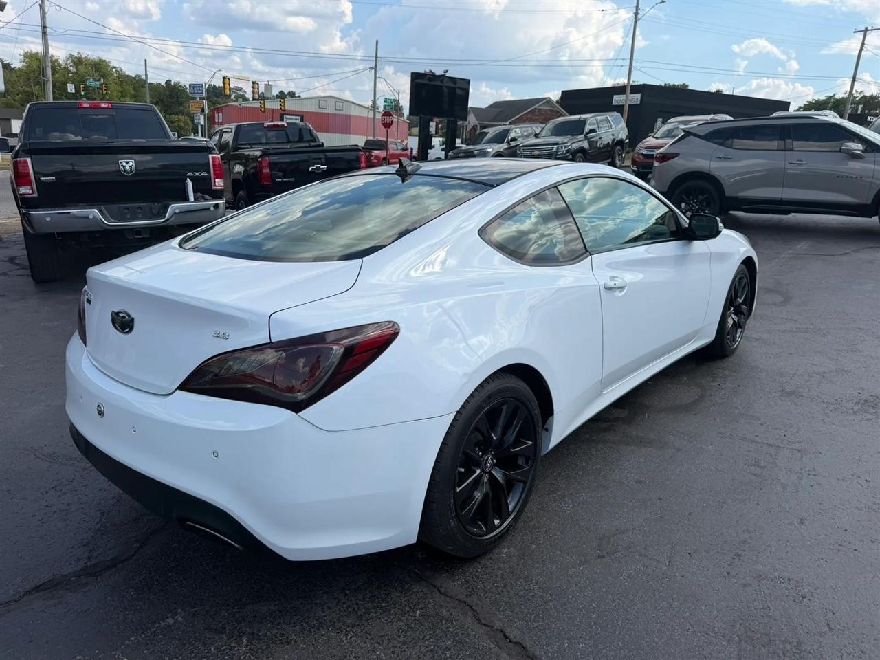 Hyundai Genesis Coupe 3.8 Grand Touring 8AT 2014