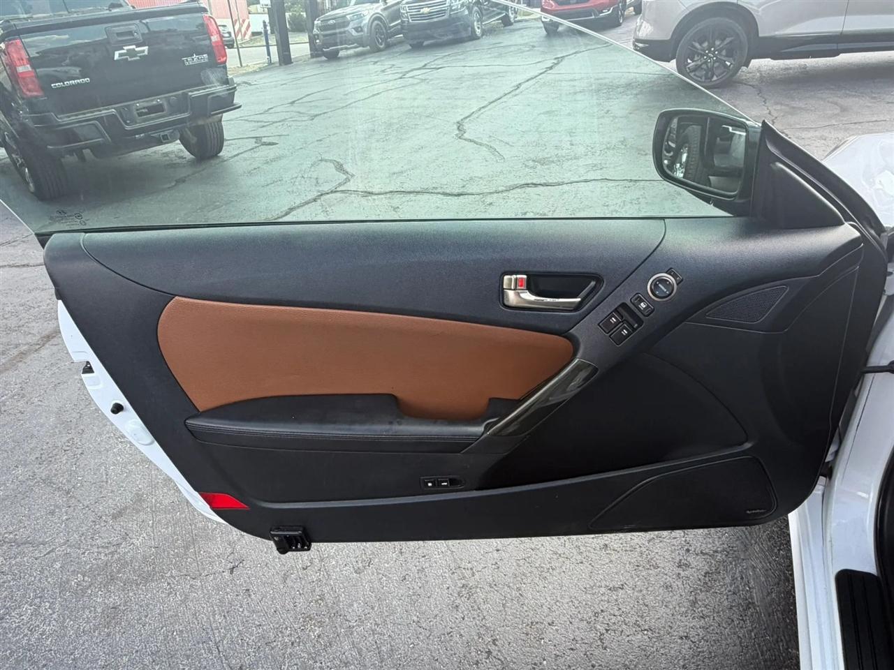 Hyundai Genesis Coupe 3.8 Grand Touring 8AT 2014
