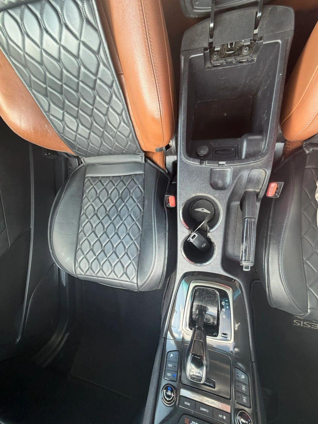 Hyundai Genesis Coupe 3.8 Grand Touring 8AT 2014
