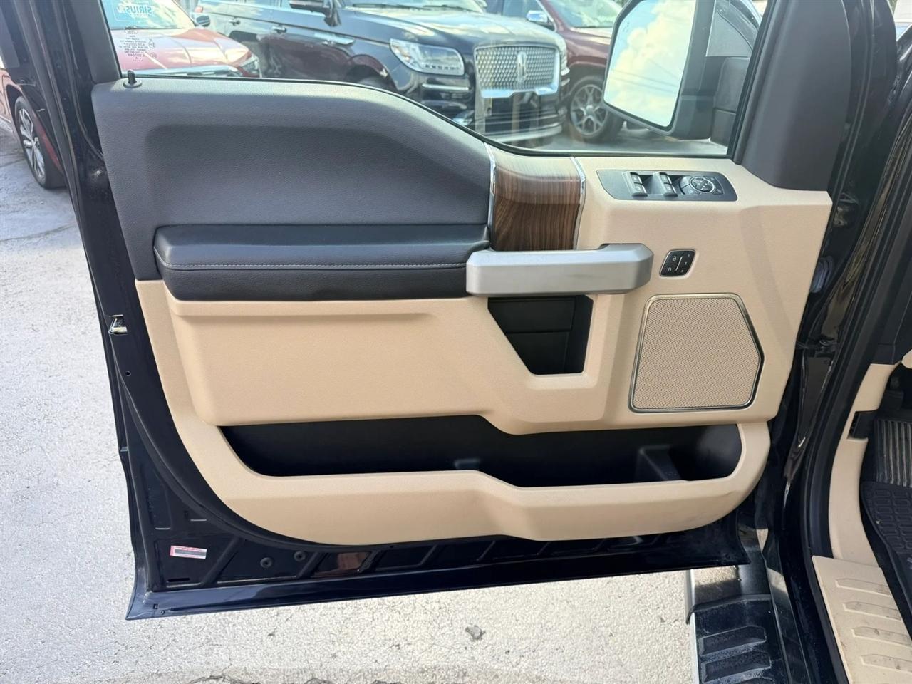 Ford F-150 Lariat SuperCrew 5.5-ft. Bed 4WD 2016