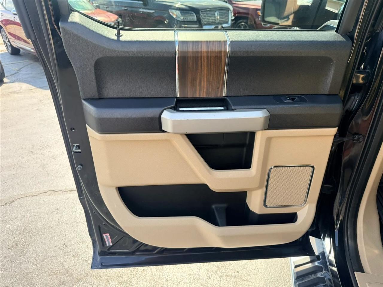 Ford F-150 Lariat SuperCrew 5.5-ft. Bed 4WD 2016