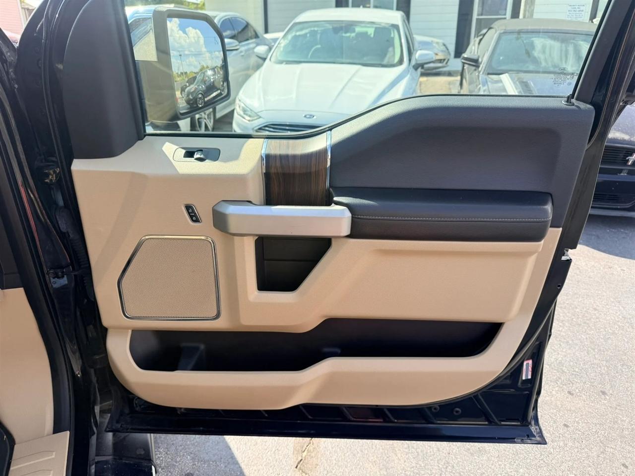 Ford F-150 Lariat SuperCrew 5.5-ft. Bed 4WD 2016