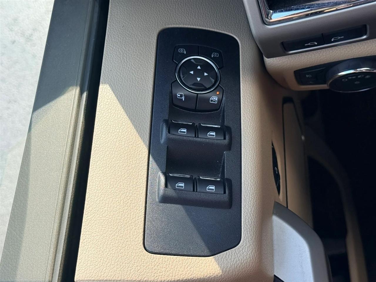 Ford F-150 Lariat SuperCrew 5.5-ft. Bed 4WD 2016