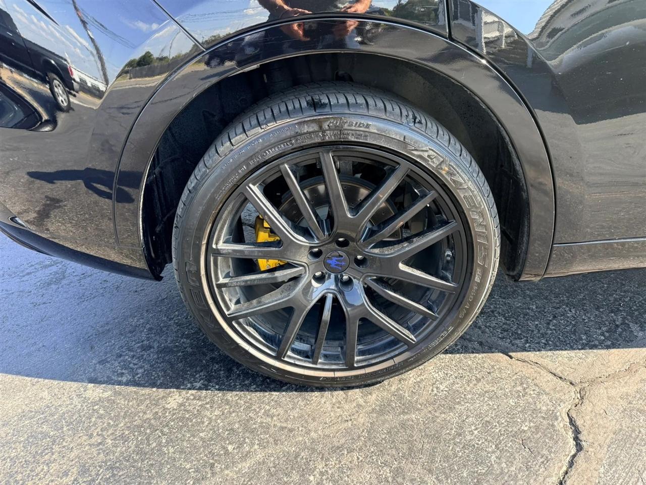 Maserati Levante photo 10