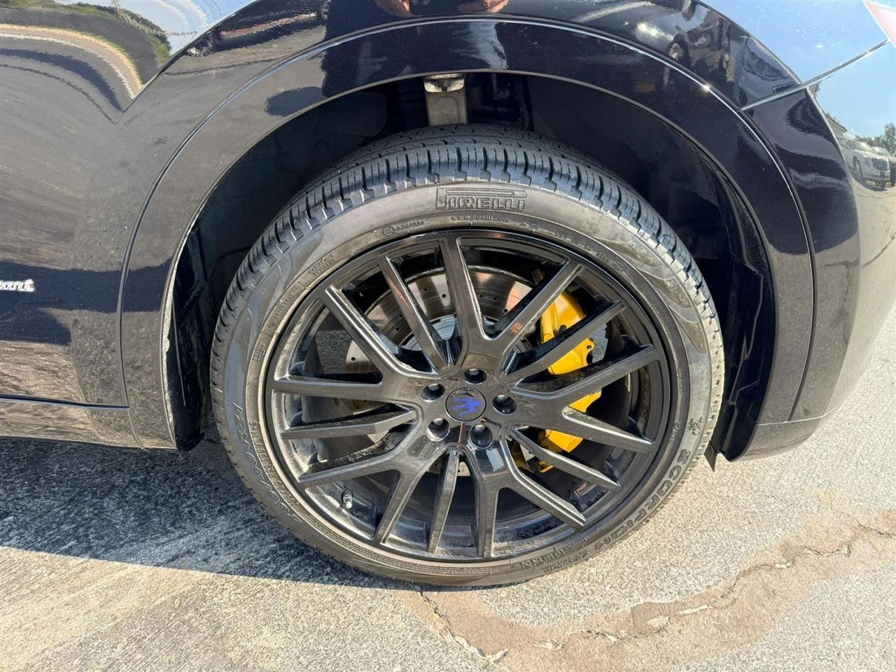 Maserati Levante photo 11