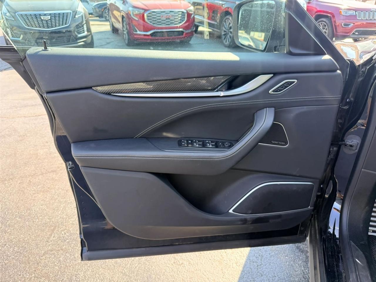 Maserati Levante photo 15