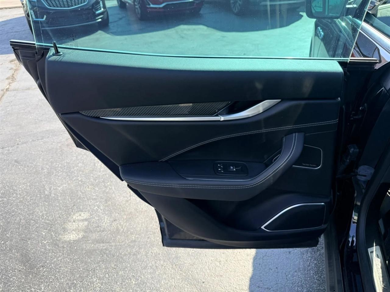 Maserati Levante photo 18