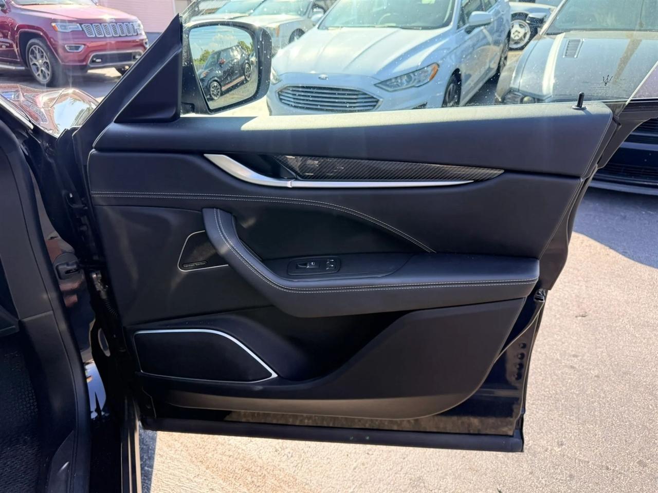Maserati Levante photo 30