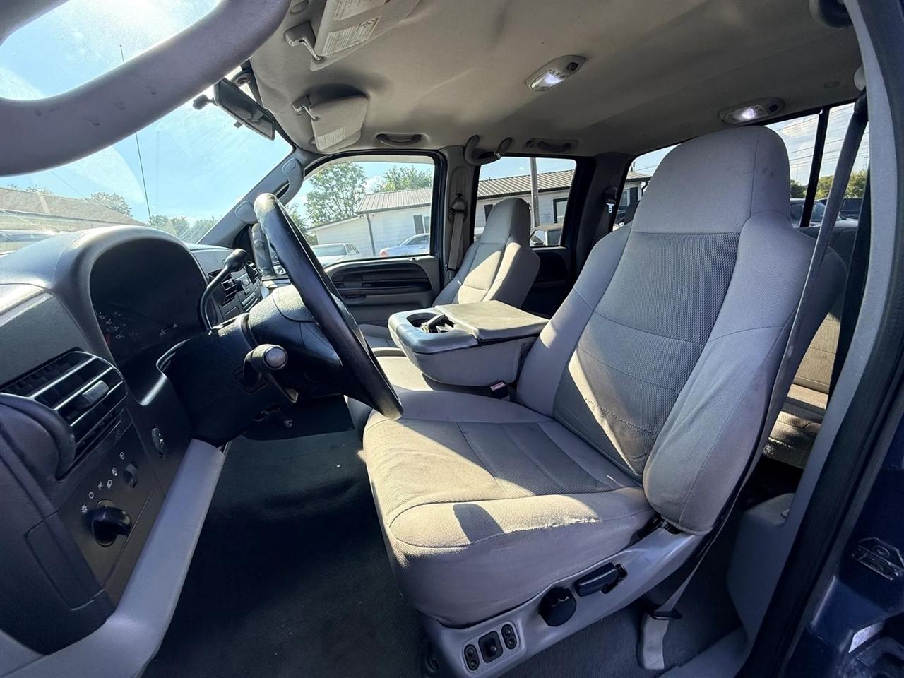 Ford F-350 SD XLT Crew Cab 2WD 2005