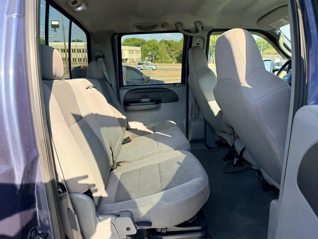 Ford F-350 SD XLT Crew Cab 2WD 2005