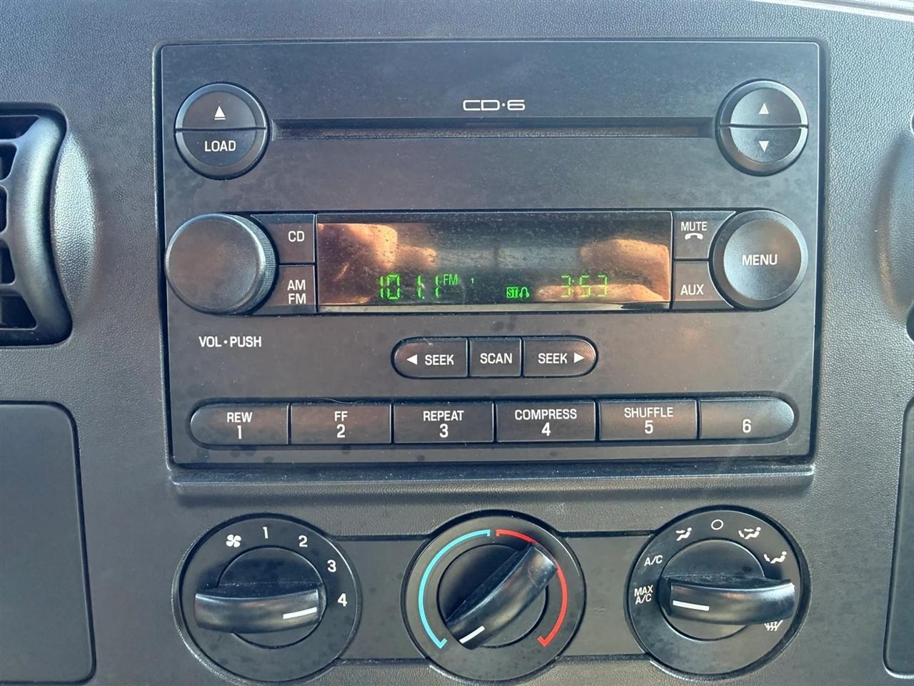 Ford F-350 SD XLT Crew Cab 2WD 2005