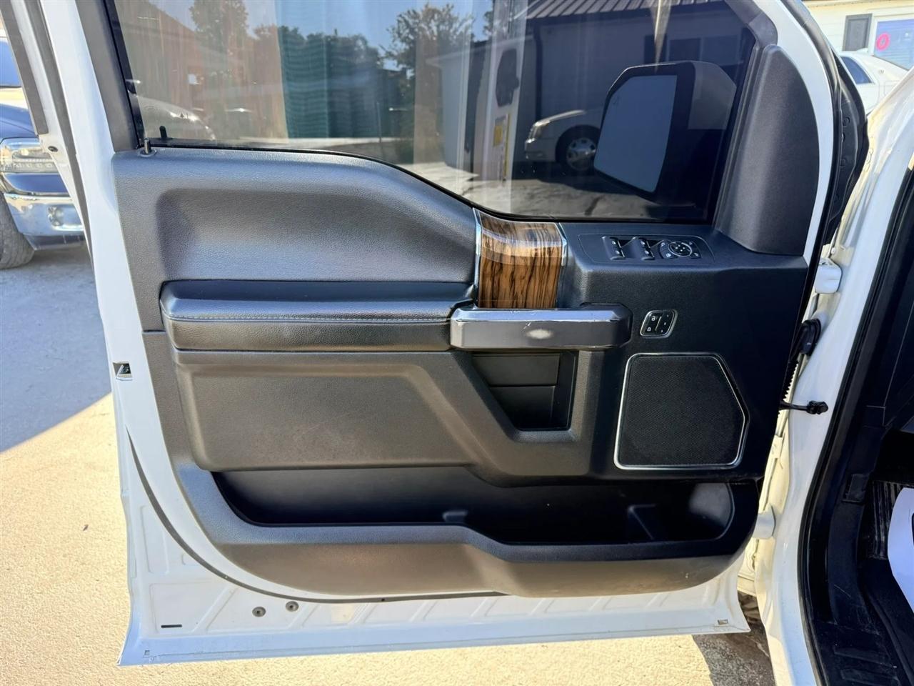 Ford F-150 photo 19