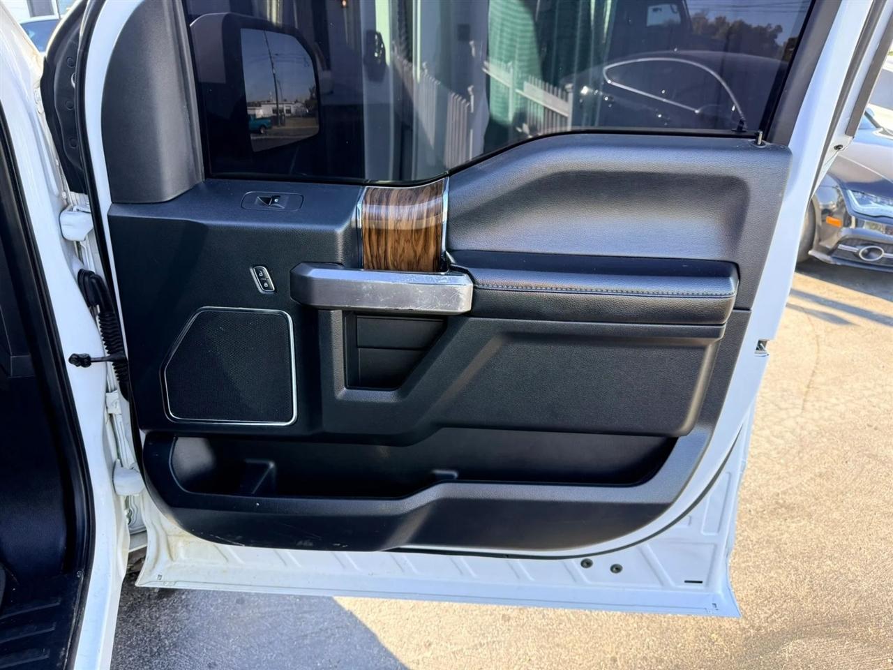 Ford F-150 photo 30