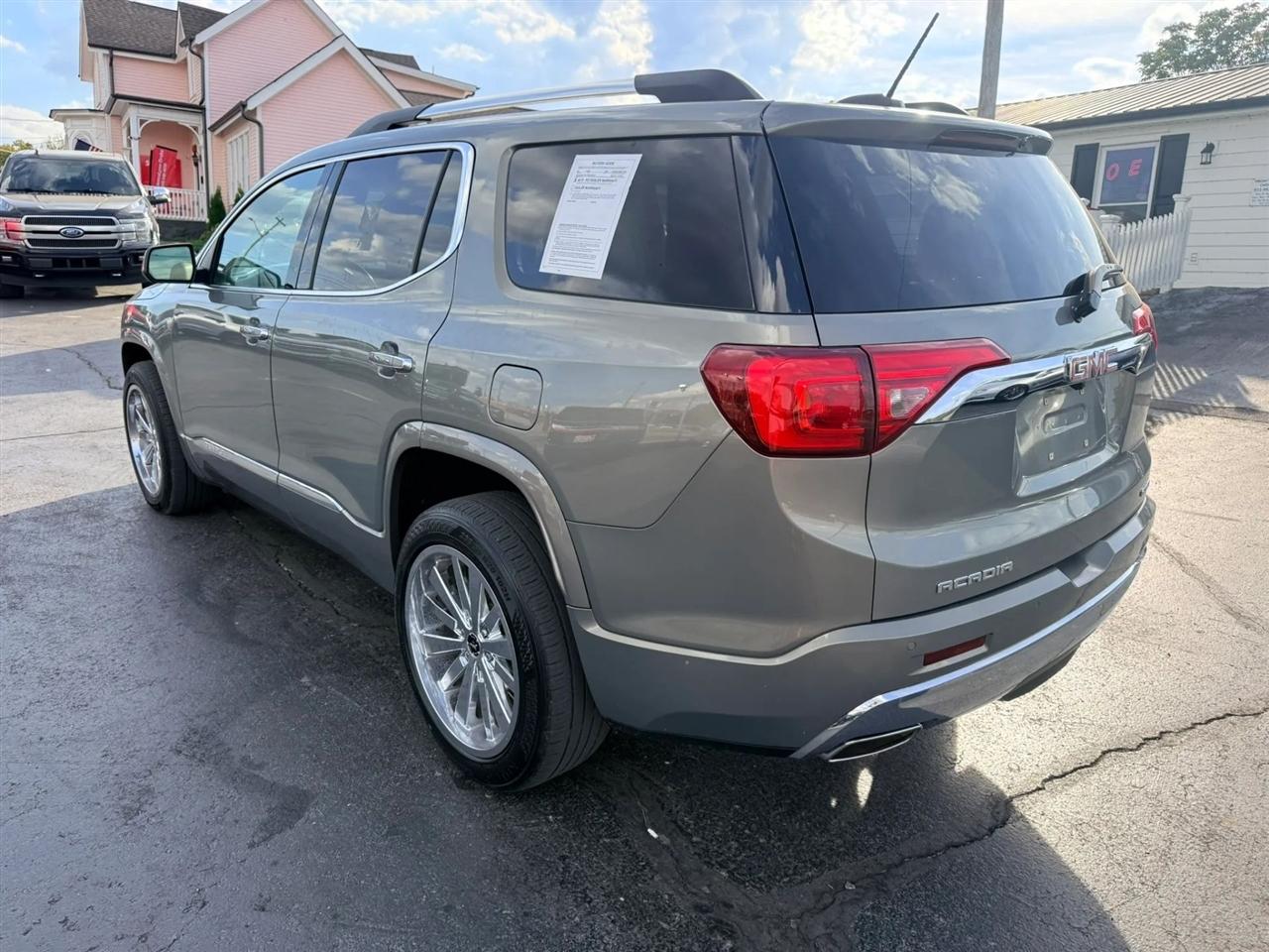 GMC Acadia Denali AWD 2019